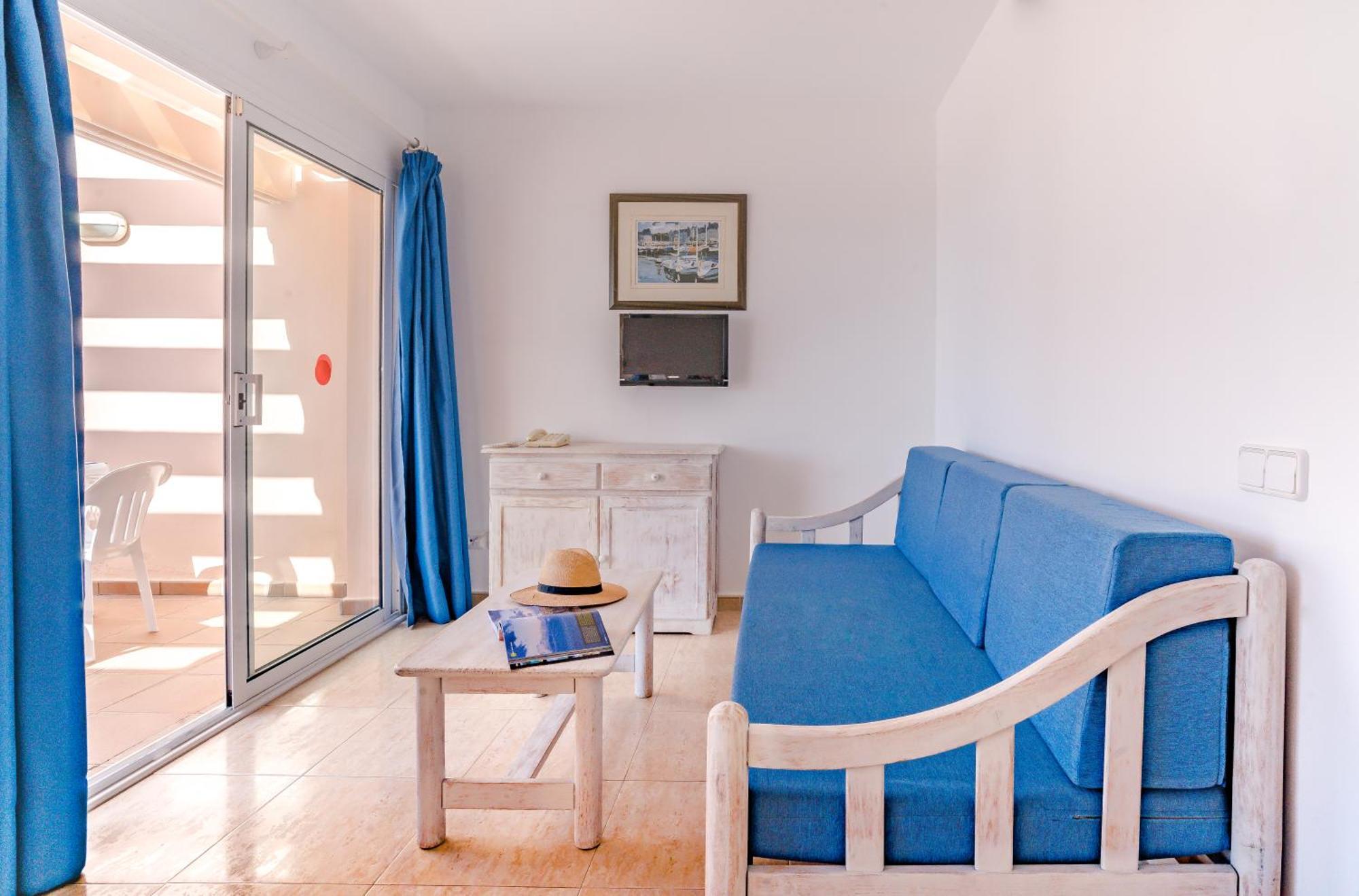 Apartamentos Mar Blau Son Bou Ngoại thất bức ảnh