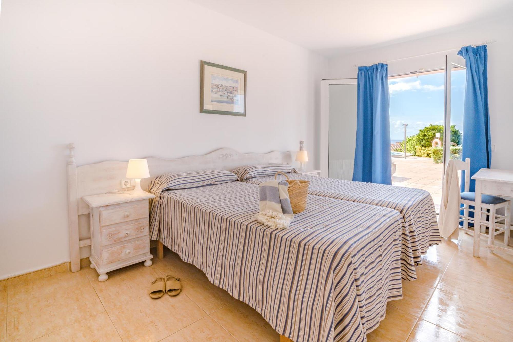 Apartamentos Mar Blau Son Bou Ngoại thất bức ảnh